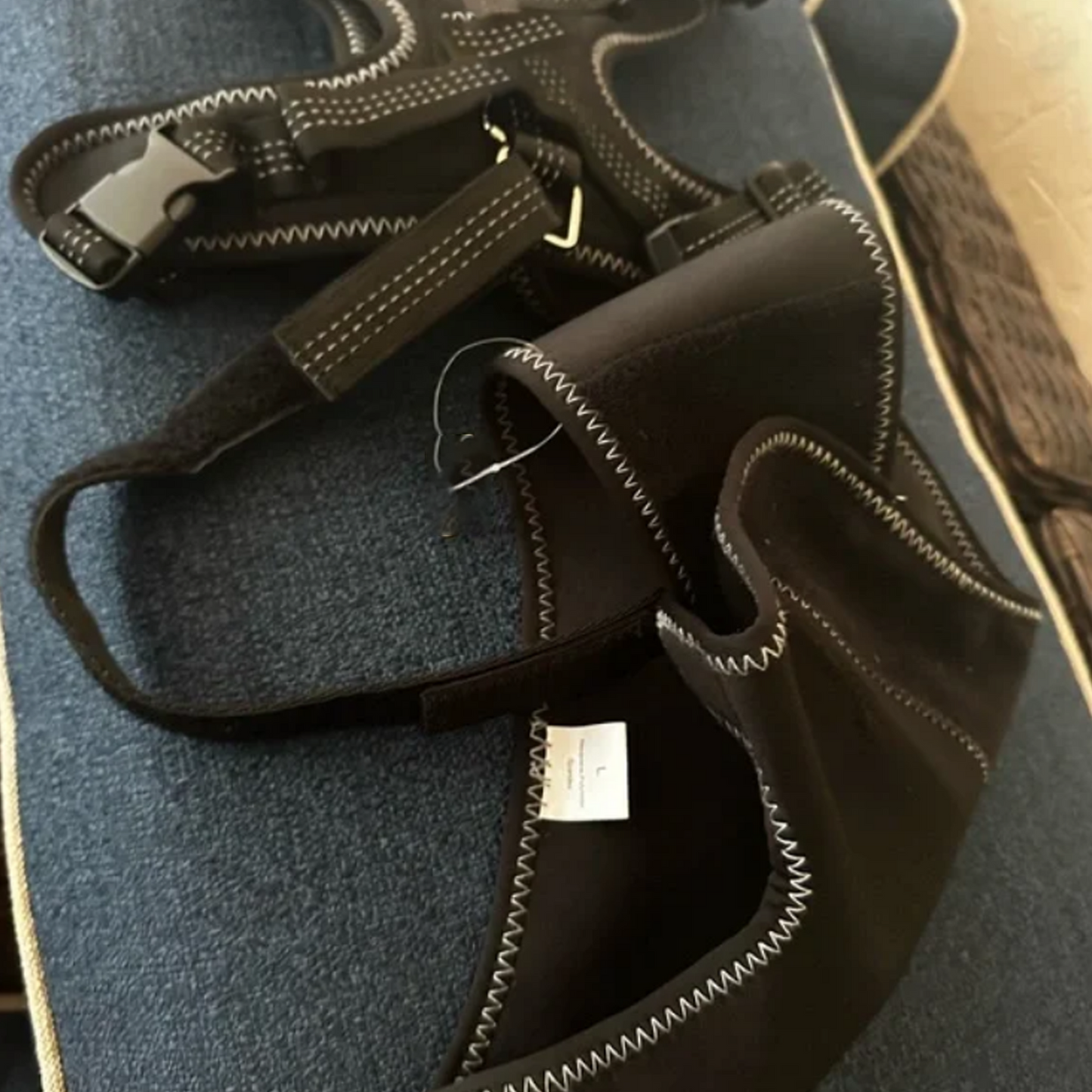 Adjustable Dog Rear Leg Wrap – Joint Support & Warmth