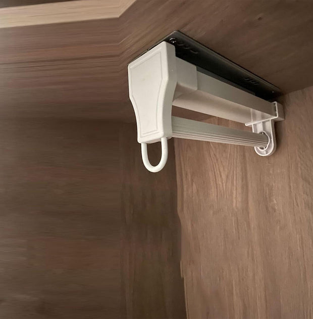 Pull-Out Closet Hanger Rod – Adjustable White Wardrobe Rail