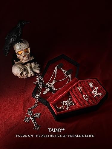 Mini Coffin Jewelry Organizer – Plush Velvet Gothic Box for Necklaces, Bracelets & Rings